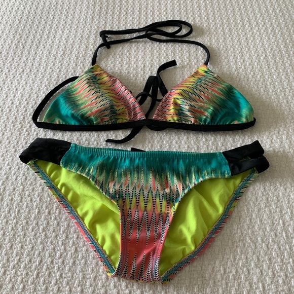 Hurley Other - EUC Bikini set